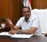 Komatireddy slams KTR praises Revanth Reddys political journey