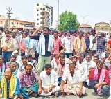 Farmers Protest in Guntur Over Chilli Prices