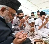 Karnataka Ministers wear black bands to protest against Waqf bill