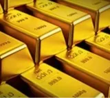 Gold prices hit fresh high as retail investors push demand amid global uncertainties