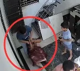 Daughter in law Assaults Elderly Mother in law in Gwalior Viral Video