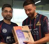 PSL Memes Flood In After Karachi Kings' Unusual Gift to James Vince