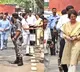 Robert Vadra reaches ED office for 2nd round of questioning, Priyanka Gandhi accompanies him