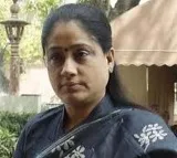 Respect actresses like heroes, Vijayashanthi tells media