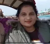 Wife Confronts Terrorist After Husbands Murder in Kashmir