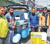 Kashmiris Extend Help to Tourists After Pahalgam Terrorist Attack