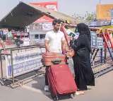 786 Pakistanis Leave India 1376 Indians Return from Pakistan