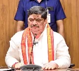 Ponnam Prabhakar Appeals for Talks Against TSRTC Strike