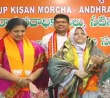 Zakia Khanam Joins BJP After Resigning From YCP