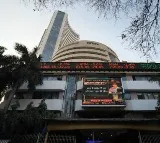 Stock Market Indices Dip Amidst Selling Pressure