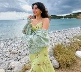 Janhvi Kapoor says 'I miss you’ll' to sister Khushi who is off on a vacation