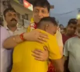 Public Weeps as Beloved Delhi Police Officer Transfers