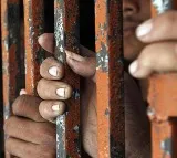 Karachi Jail Break 200 Inmates Escape Pakistan Prison