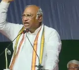 Mallikarjun Kharge Alleges Modi Government Plotting to Split Congress