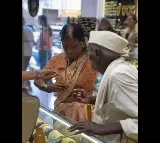 Nivrutti Shinde and Shantabais heartwarming love story in Maharashtra