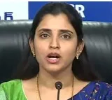 Shyamala Criticizes Pawan Kalyan Balakrishna