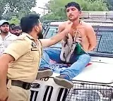 Cops Garland Thief With Shoes And Parade Him In Jammu