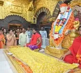 Geetha Reddy Visits Shiridi Sai Baba Temple