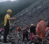 SDRF rescues 40 devotees stranded after landslide in Uttarakhand's Sonprayag