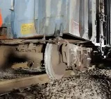 Mahbubnagar Train Derailment Disrupts Rail Traffic