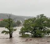 6 dead, unknown number of children missing in Texas flooding