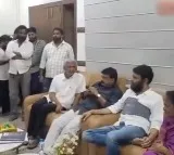 Kodali Nani and Perni Nani visits Vallabhaneni Vamsi