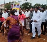 Ponnam Prabhakar Telangana Ministers Play Kabaddi in Husnabad