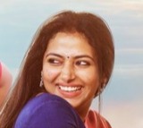 Santhosham Movie Review