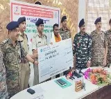 Top Maoist carrying Rs 5 lakh reward surrenders in Jharkhand’s Latehar