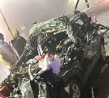 Four killed as car rams into truck on Hyderabad ORR