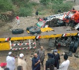 Pakistan: 10 killed, 60 injured in Sindh road accidents