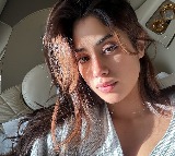 Janhvi Kapoor drops sun-soaked selfies on a flight with swollen eyes