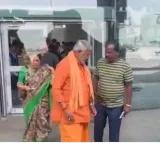 Kollikuppi Srinivasarao Meets Peddireddy at Renigunta Airport