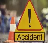 Road accident in Yadadri Bhuvanagiri Two AP DSPs dead