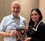 Anupam Kher feels honoured to meet Indian Army’s Colonel Sofiya Qureshi, presents her with a special gift