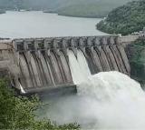 Srisailam Reservoir continues to receive floodwater