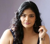 Actress Kalpika Creates Ruckus at Hyderabad Resort