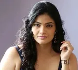 Actress Kalpika Creates Ruckus at Hyderabad Resort