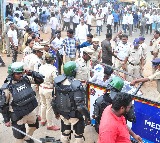 Jagans Nellore Visit Stampede Constable Injured