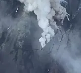 Russian volcano sends ash plume 10-km high in Kamchatka