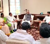 T'gana CM Revanth Reddy meets Rahul Gandhi, Mallikarjun Kharge