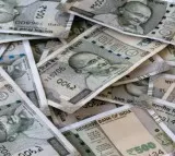 Fake currency racket busted in Guntur two arrested