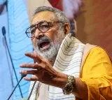 Rahul Gandhi acts like madman, wants votes of Bangladeshi infiltrators, says Giriraj Singh