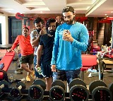 Ram Charan spends his Sunday sweating it out in the Gym with brothers Varun Tej & Sai Tej