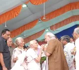 An era of Seva ascends to Heavens: PM Modi with Kalaben Patel in frame captures nation’s sentiment