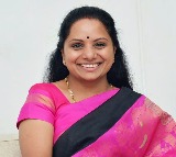 Kavitha Seeks KCRs Blessings Before America Trip