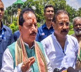 Cong spreading anarchy, Rahul a political villain: Vijay Sinha