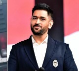 MS Dhoni Drives Army Themed Hummer in Ranchi Video Viral