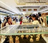 Gold falls by Rs 600 this week, silver also declines