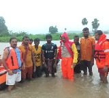 Six persons trapped in swollen stream in Telangana